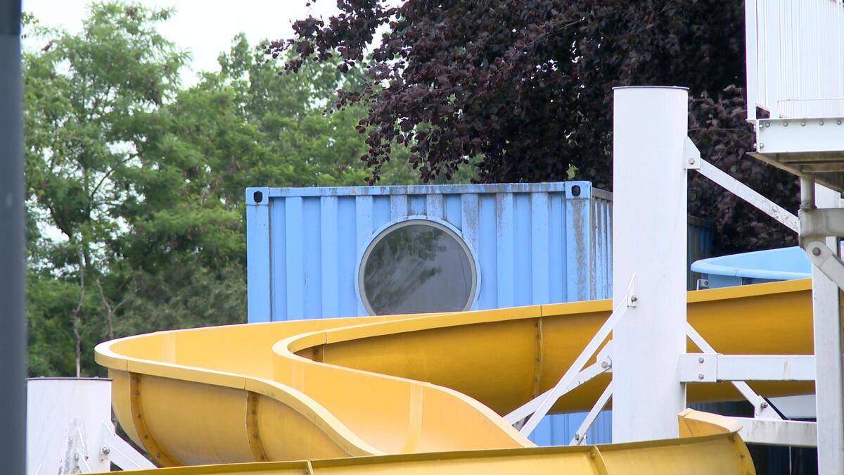 Enkel nog Oost-Vlamingen welkom in openluchtzwembad de Warande in Wetteren, na incident van afgelope