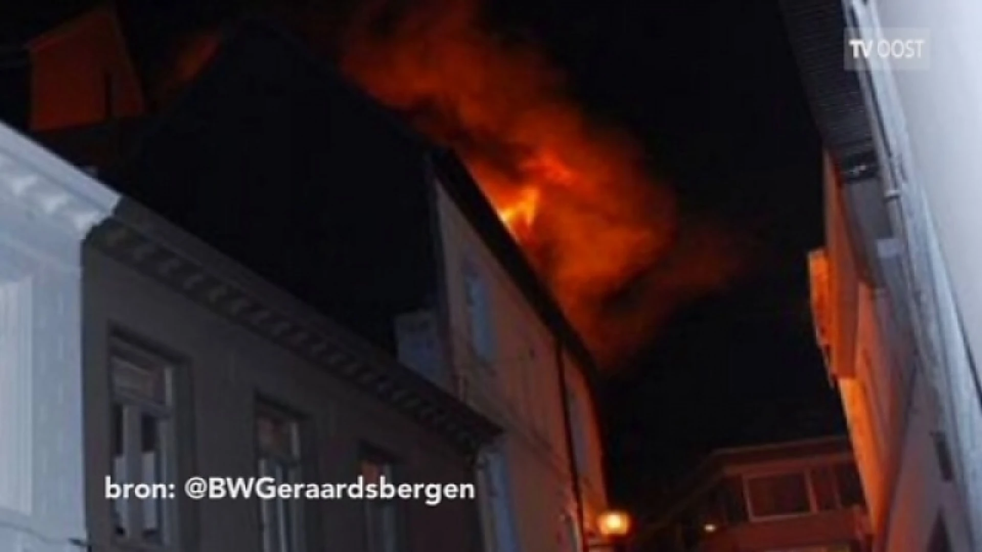 Hevige brand verwoest gebouw in Geraardsbergen