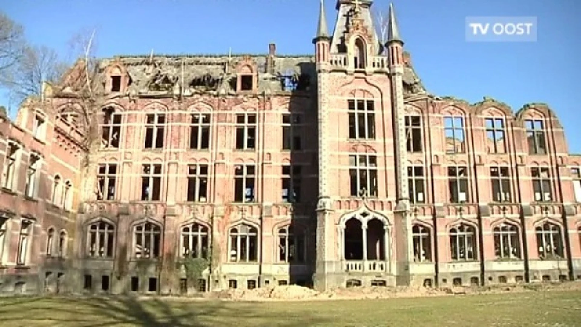 Kinderen spelen op site Kasteel Van Mesen