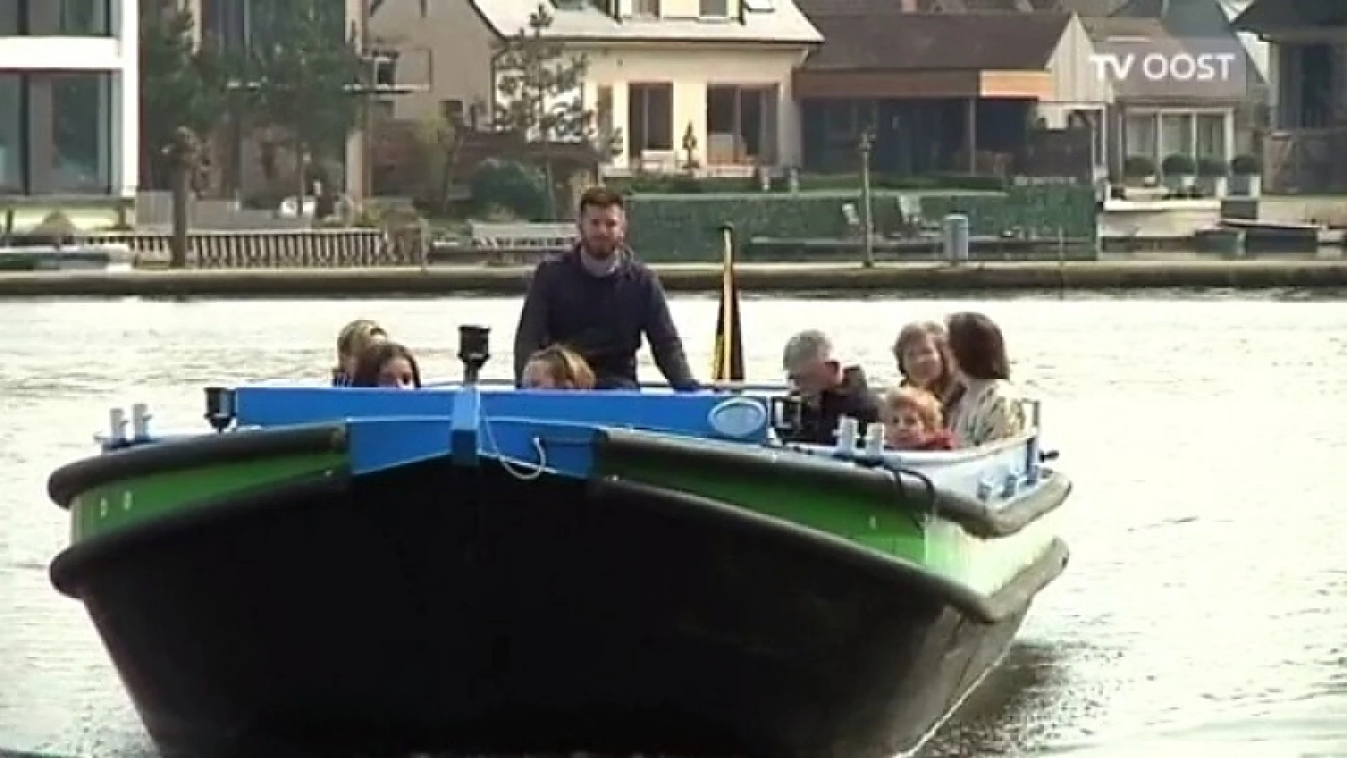 Nieuwe overzetboot trekpleister Donkmeer