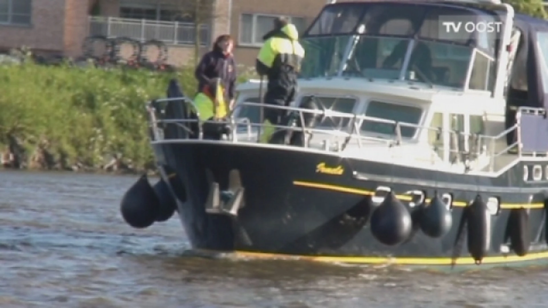 Plezierjacht in de problemen op Schelde in Dendermonde