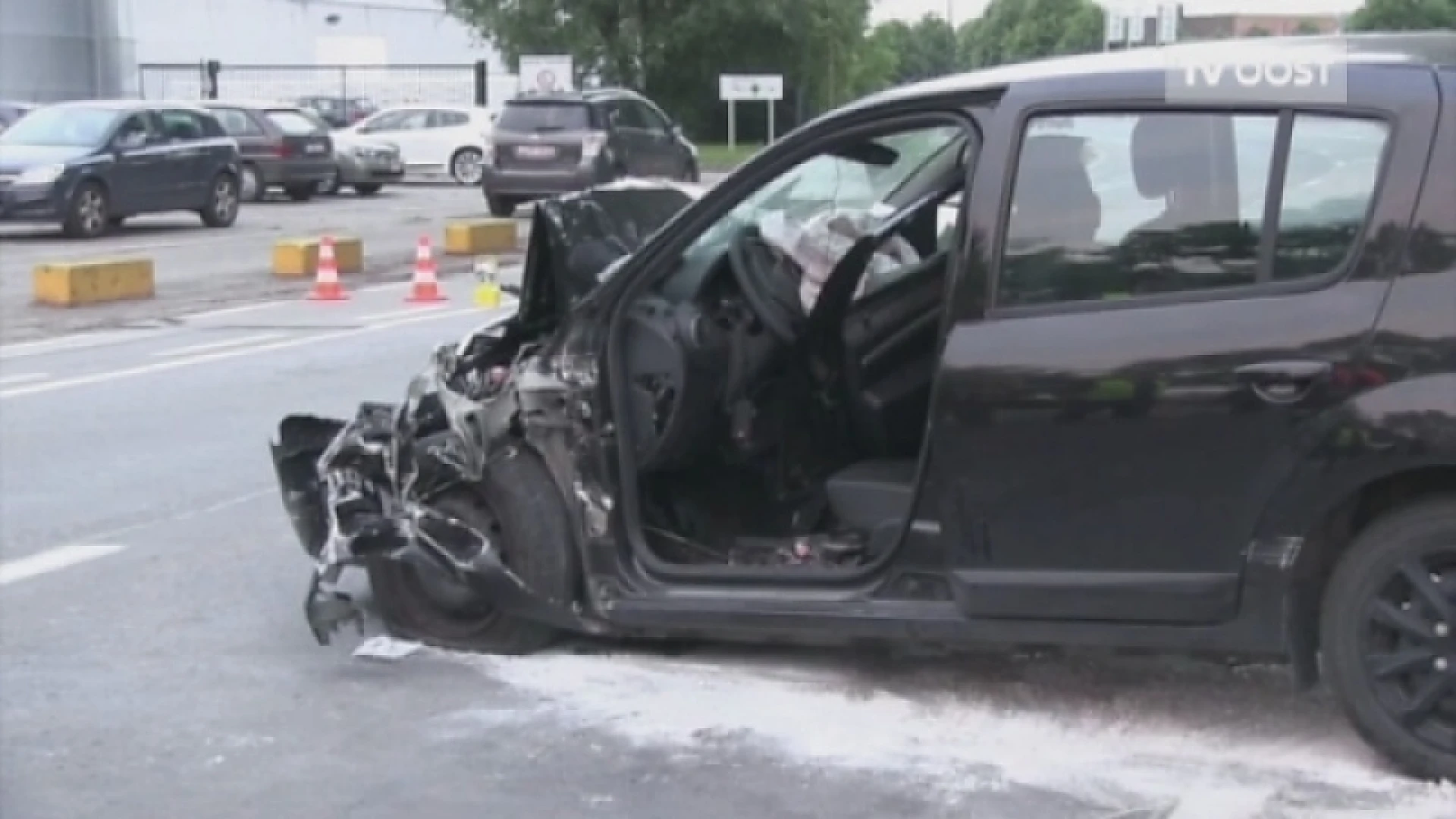 Auto en camper botsen in Erembodegem