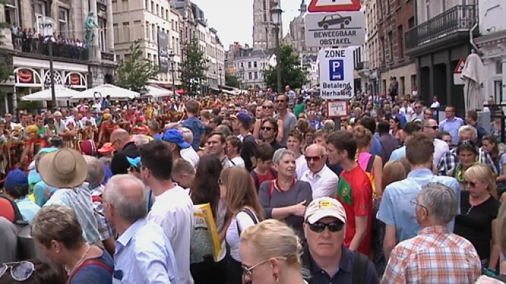 Wielerfans trekken naar Antwerpen voor start Tour