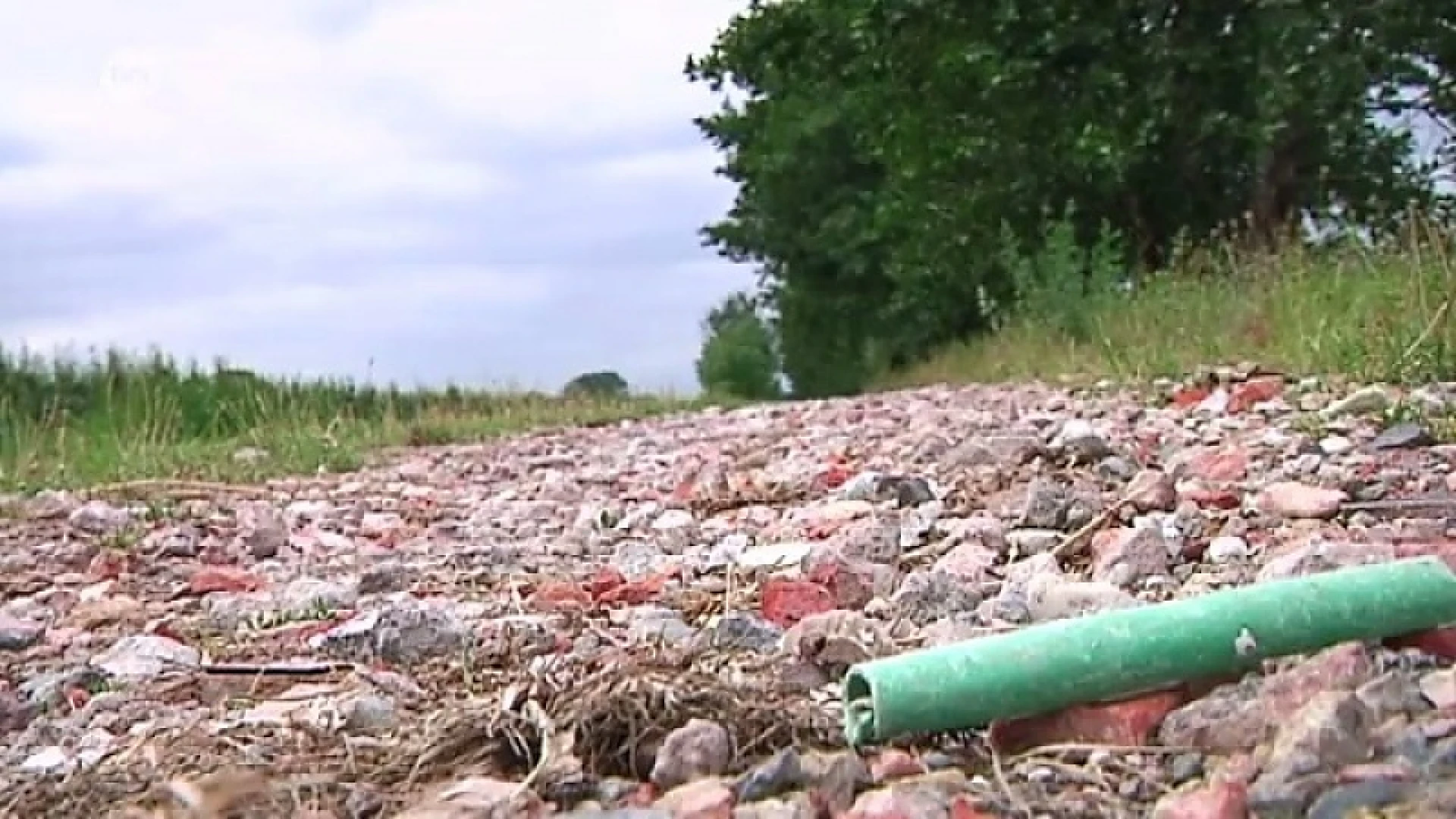 Gemeente betreurt storting steenpuin