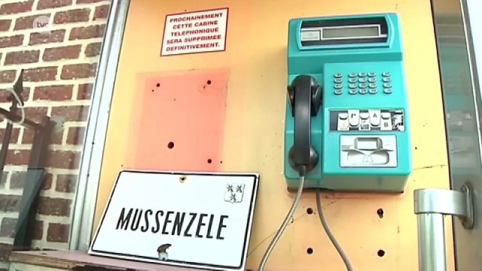 Mini Museum Mussenzele wint oude telefooncel