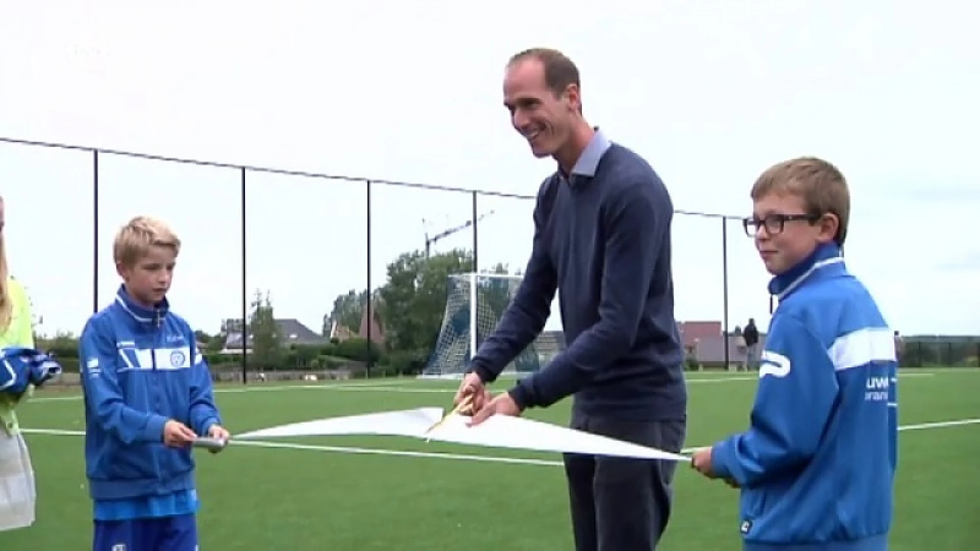 Inhuldiging kunstgrasveld Eendracht Elene