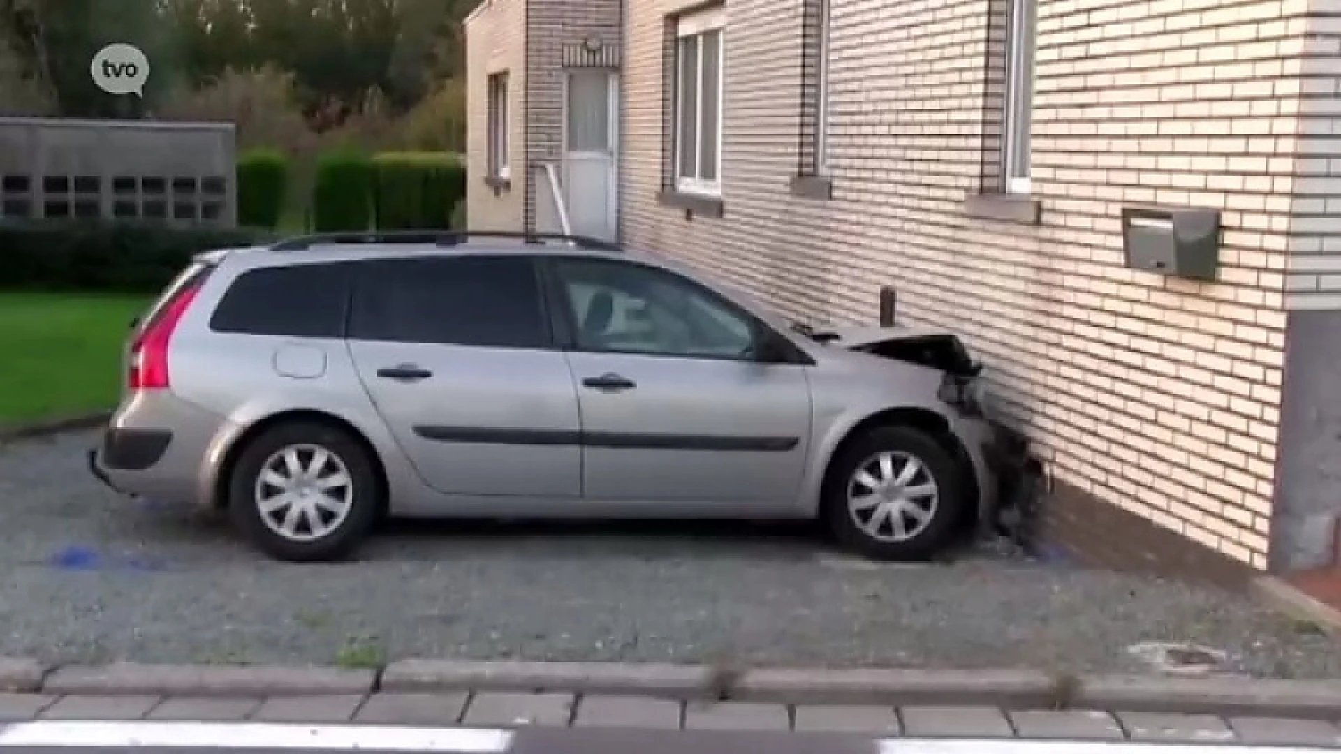 Twee zwaar gewonden bij verkeersongeval Bambrugge