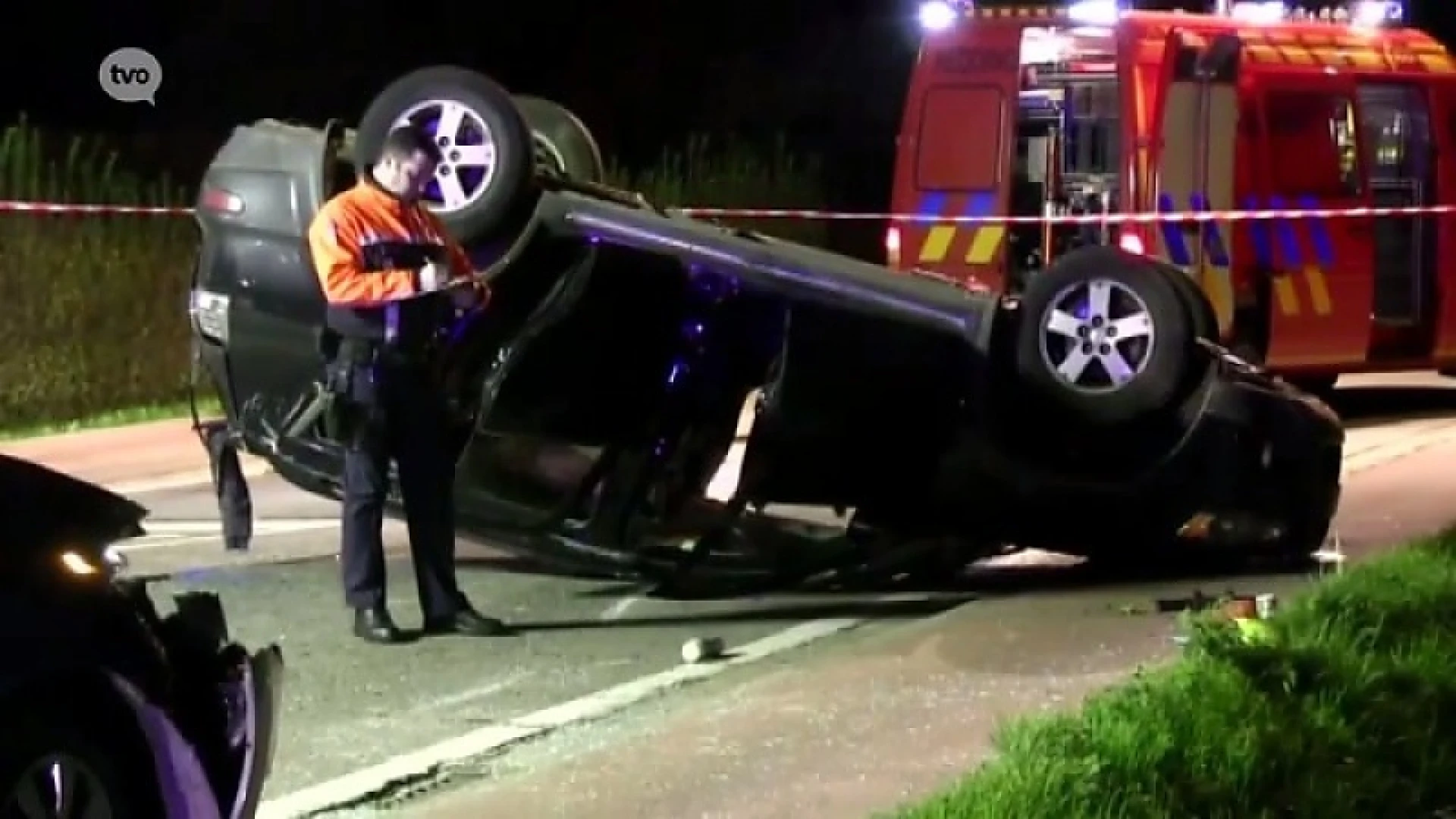 Lede: Voorrang genegeerd, auto overkop