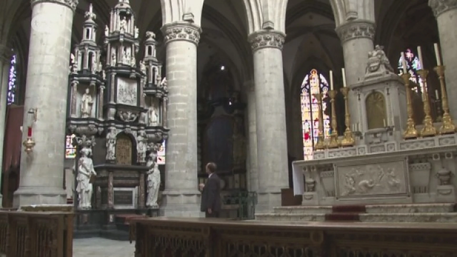 Aalst restaureert 400 jaar oude sacramentstoren Sint-Martinuskerk