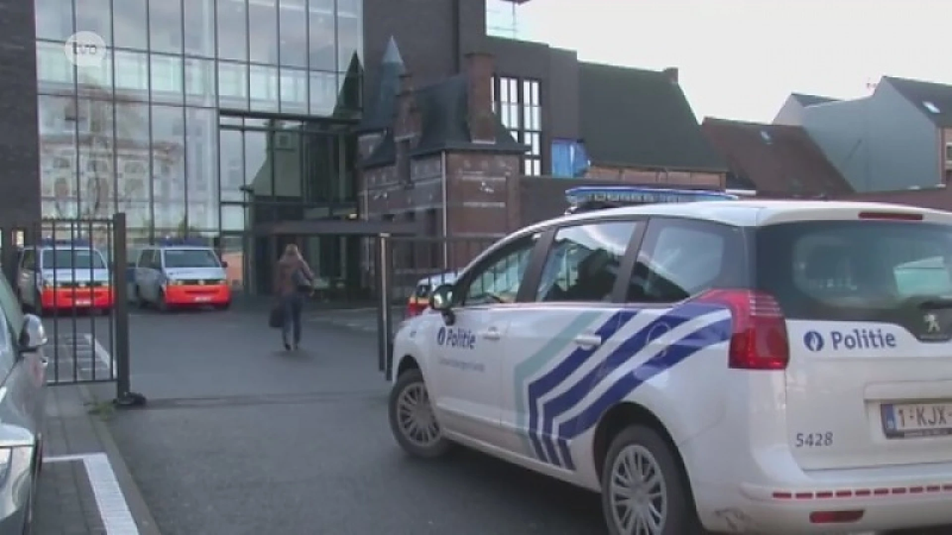 Politie Geraardsbergen oefent op gijzeling in Koninklijk Atheneum