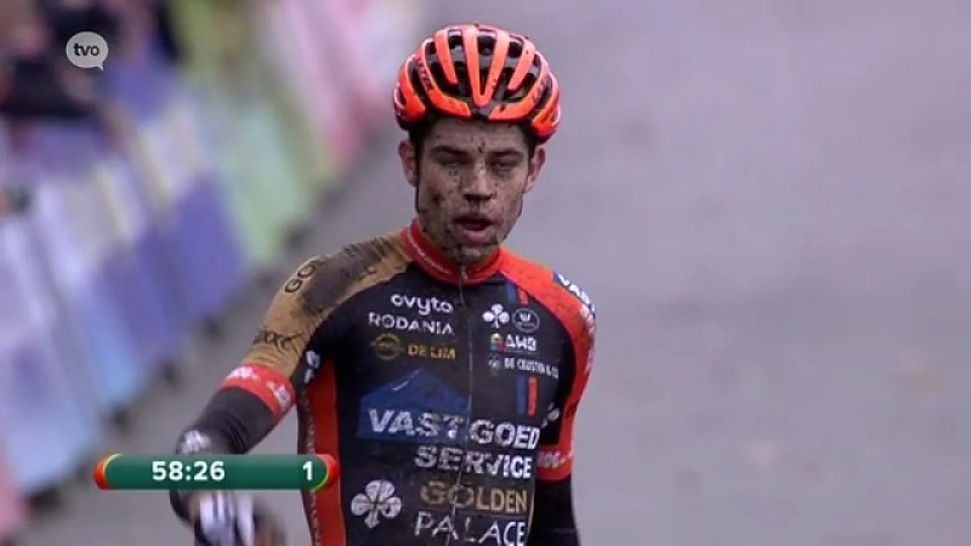 Wout Van Aert wint Flandriencross na weergaloze solo