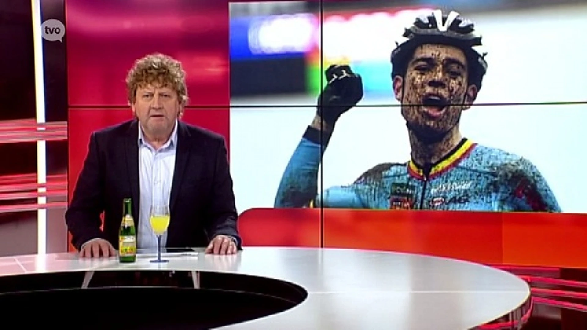 Van Aert is wereldkampioen veldrijden