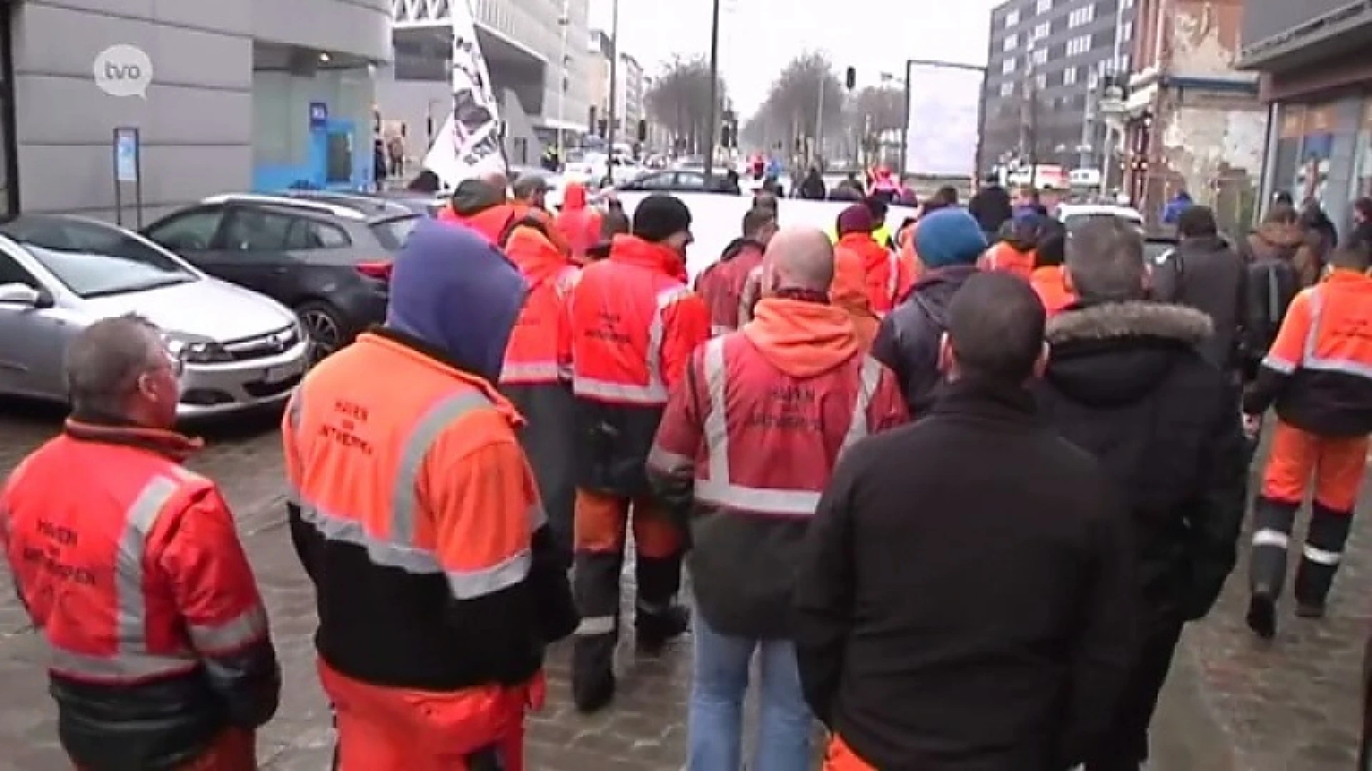 Dokwerkers op straat tegen onzekerheid statuut