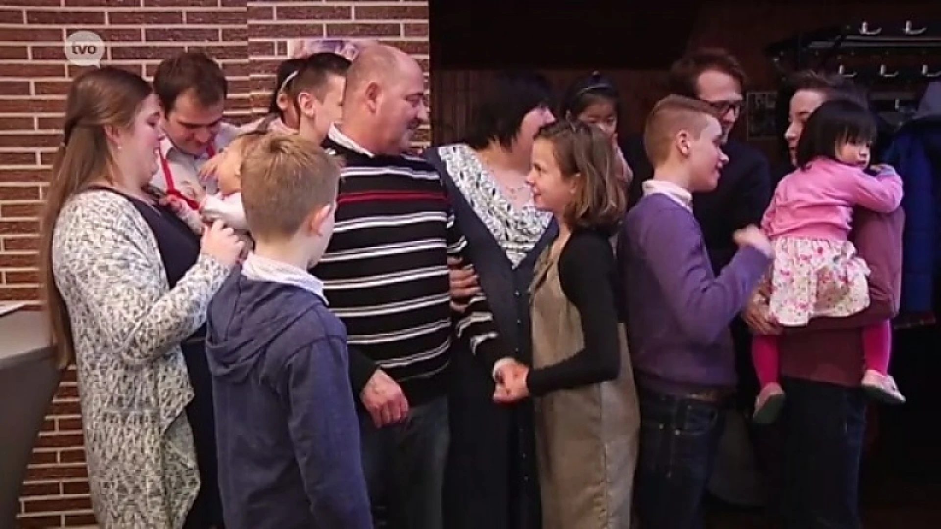 Pleegouders uit Waasmunster geven groot feest voor alle 16 pleegkinderen