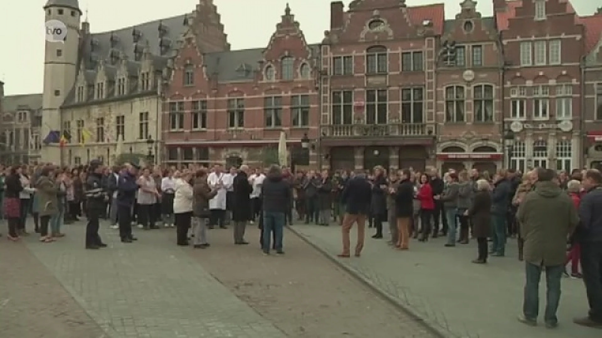 Opnieuw staan mensen 1 minuut stil bij de terreuraanslagen