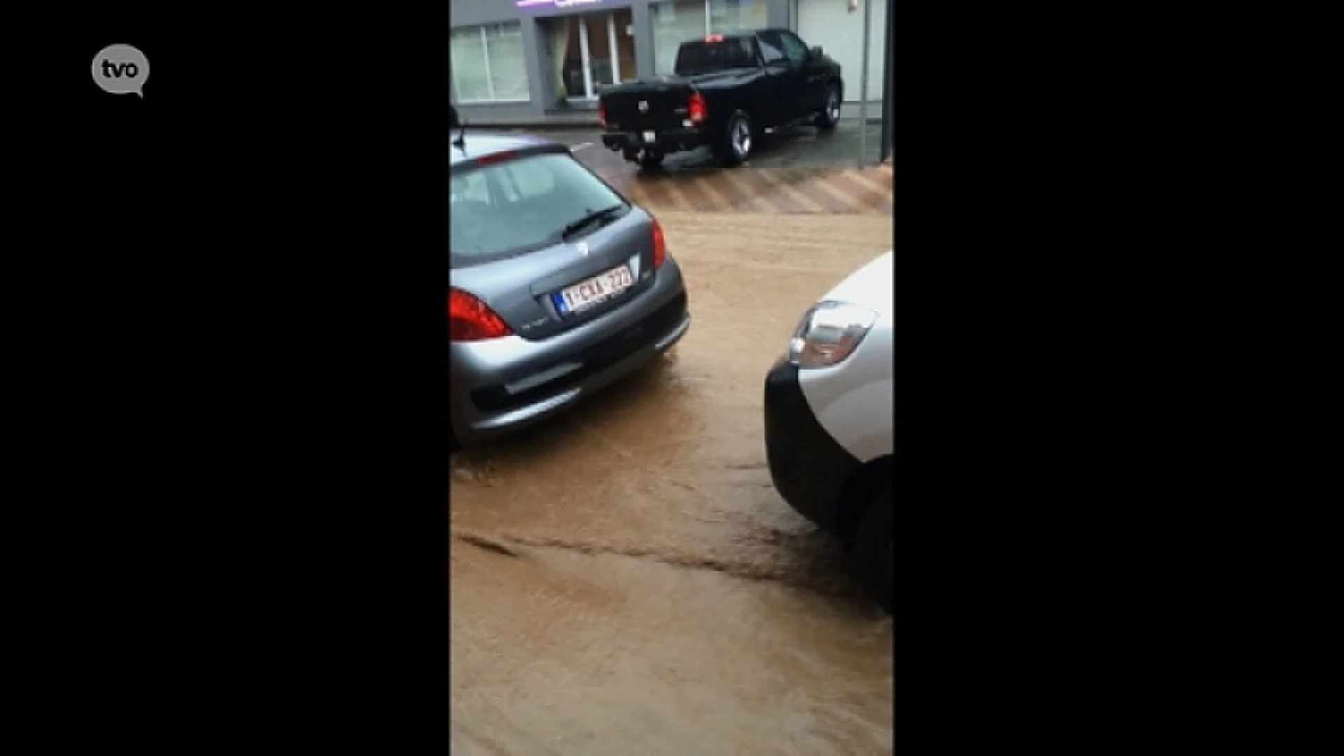 [VIDEO] Water stroomt naar beneden in Geraardsbergen