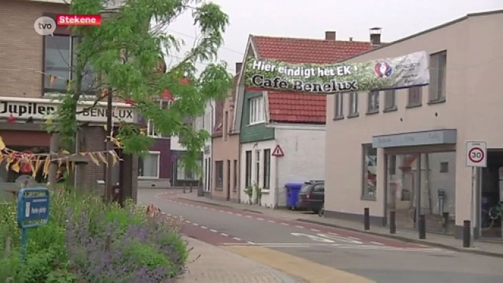 Spandoek aan Nederlandse grens: "Hier start het EK"