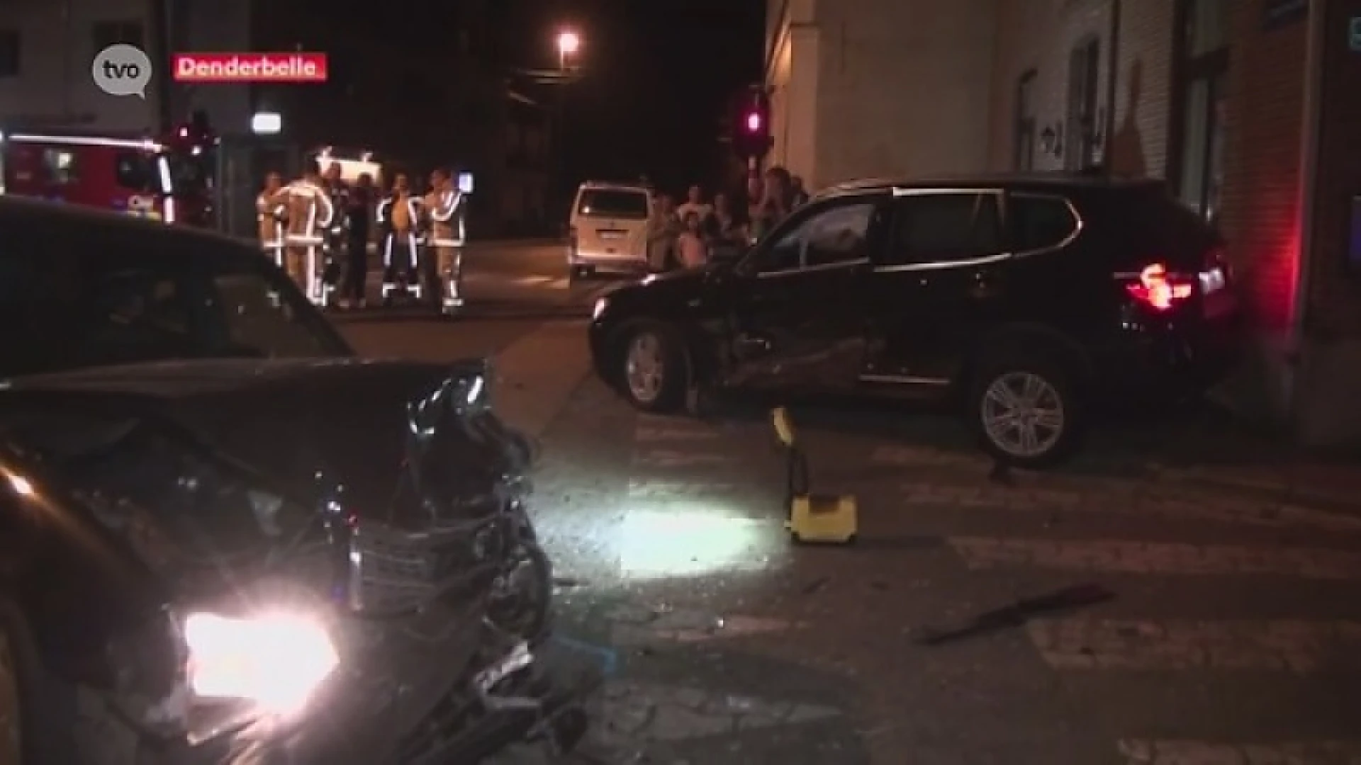 Twee zwaargewonden nadat auto rood licht negeert in Denderbelle
