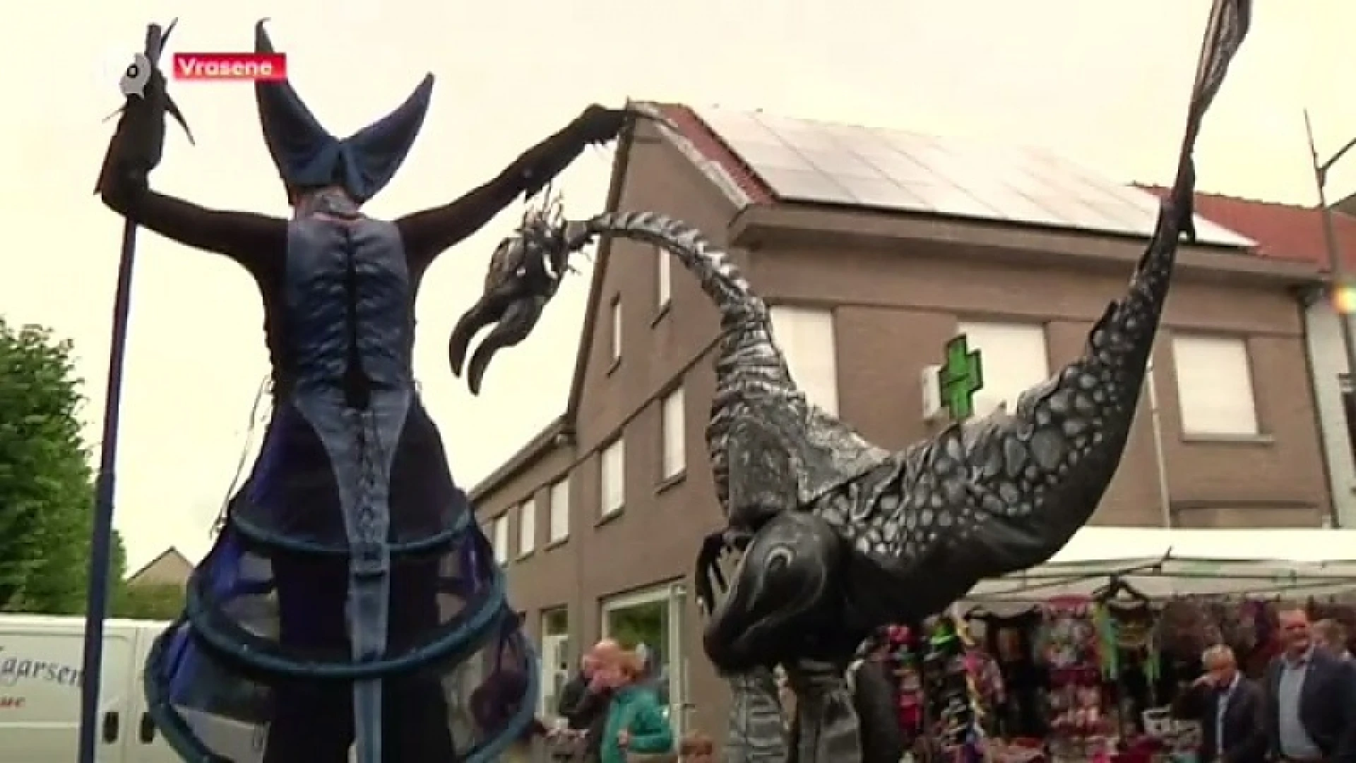 Straattheater op jaarmarkt in Vrasene