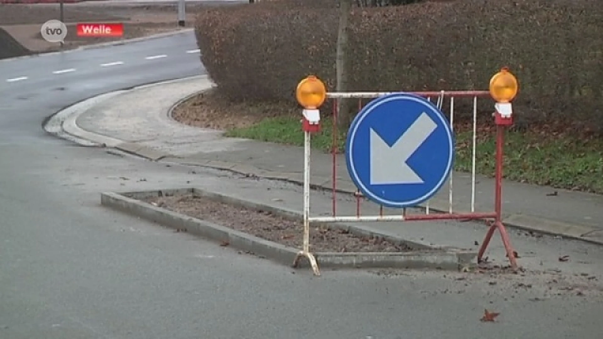 Plantenbak in het midden van een straat in Denderleeuw. Blundertje?