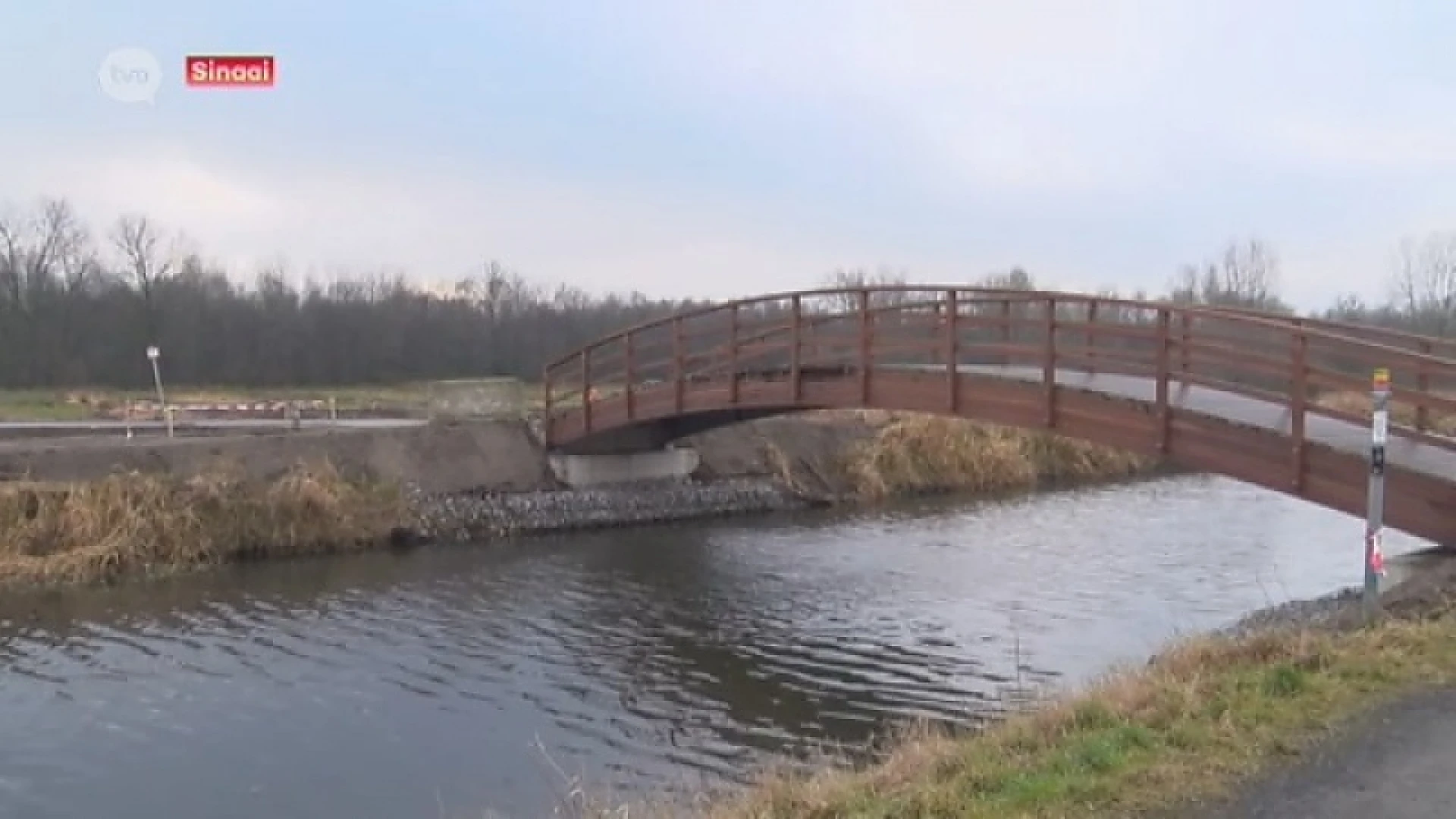 Sinaai: Fietsersbrug moet na paar maanden alweer verplaatst worden