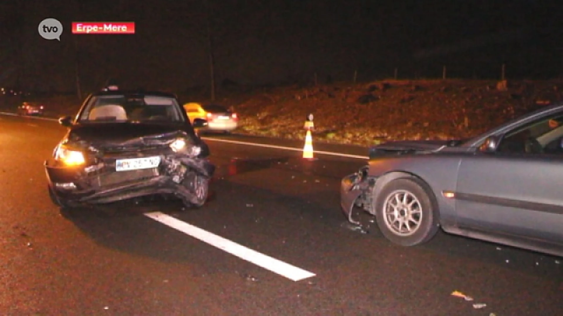 Drie wagens op elkaar net na avondspits op E40 in Erpe-Mere, 1 gewonde