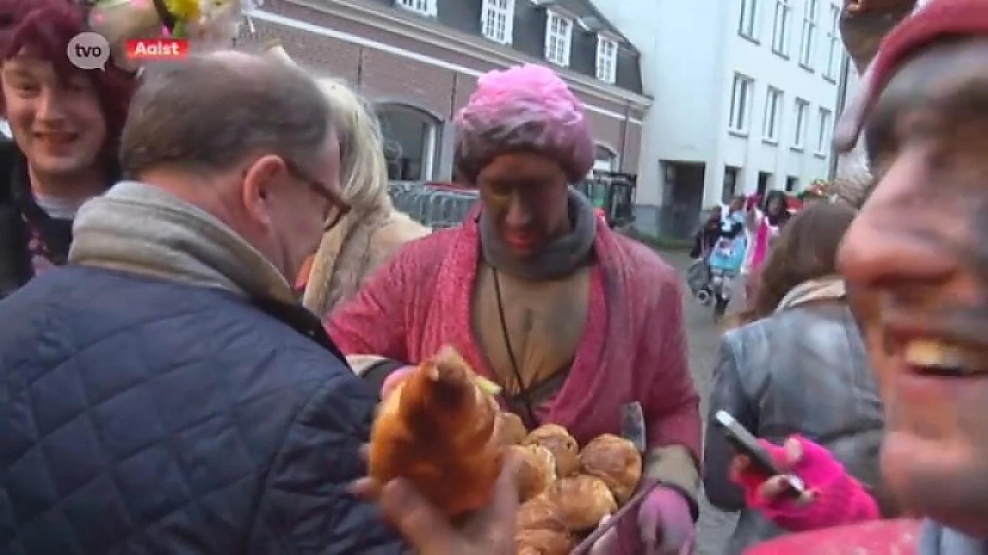 Hoofdafbeelding voor artikel Carnavalisten spoelen kater…