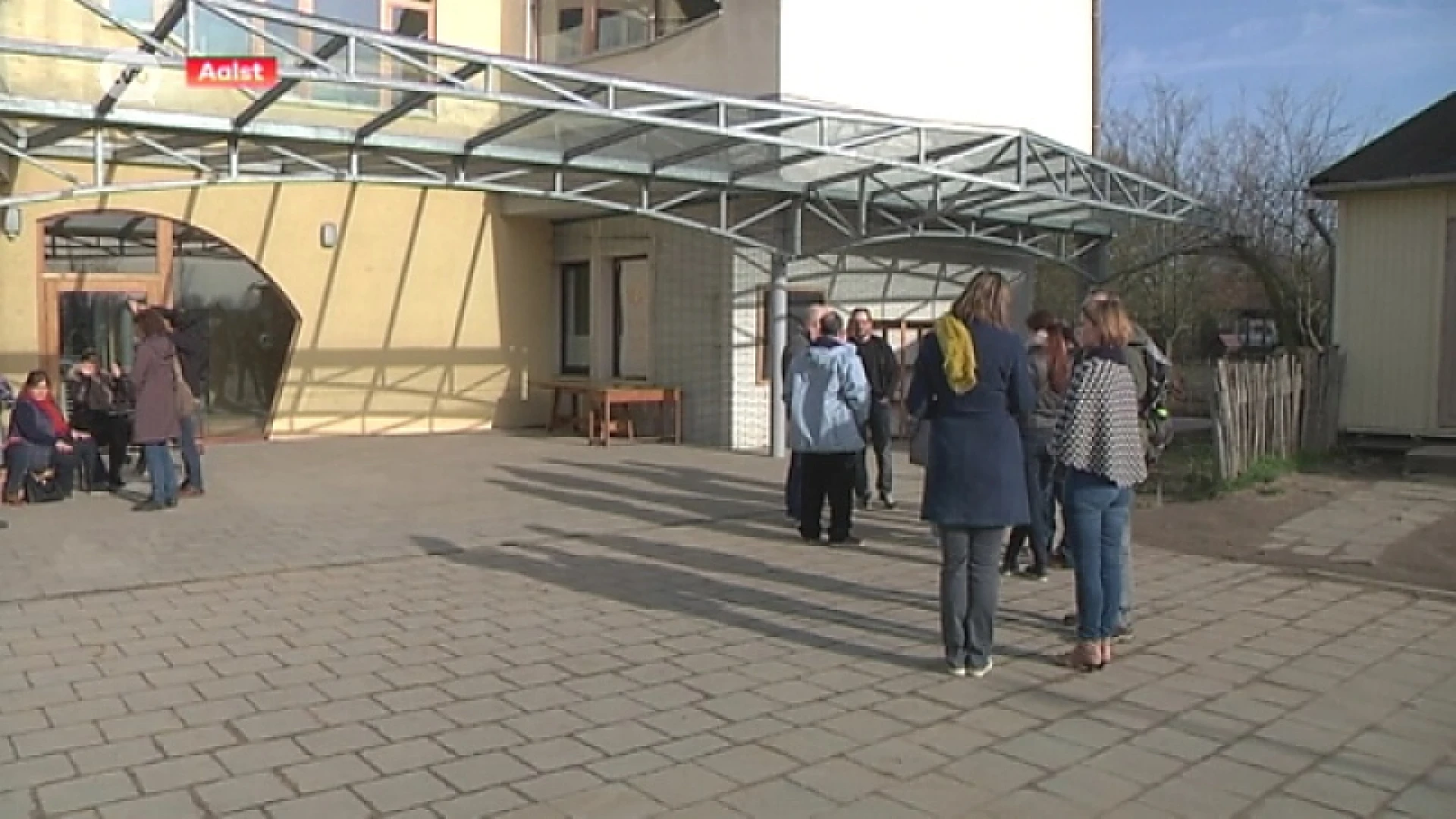 Ouders kamperen voor inschrijving aan Steinerschool in Aalst