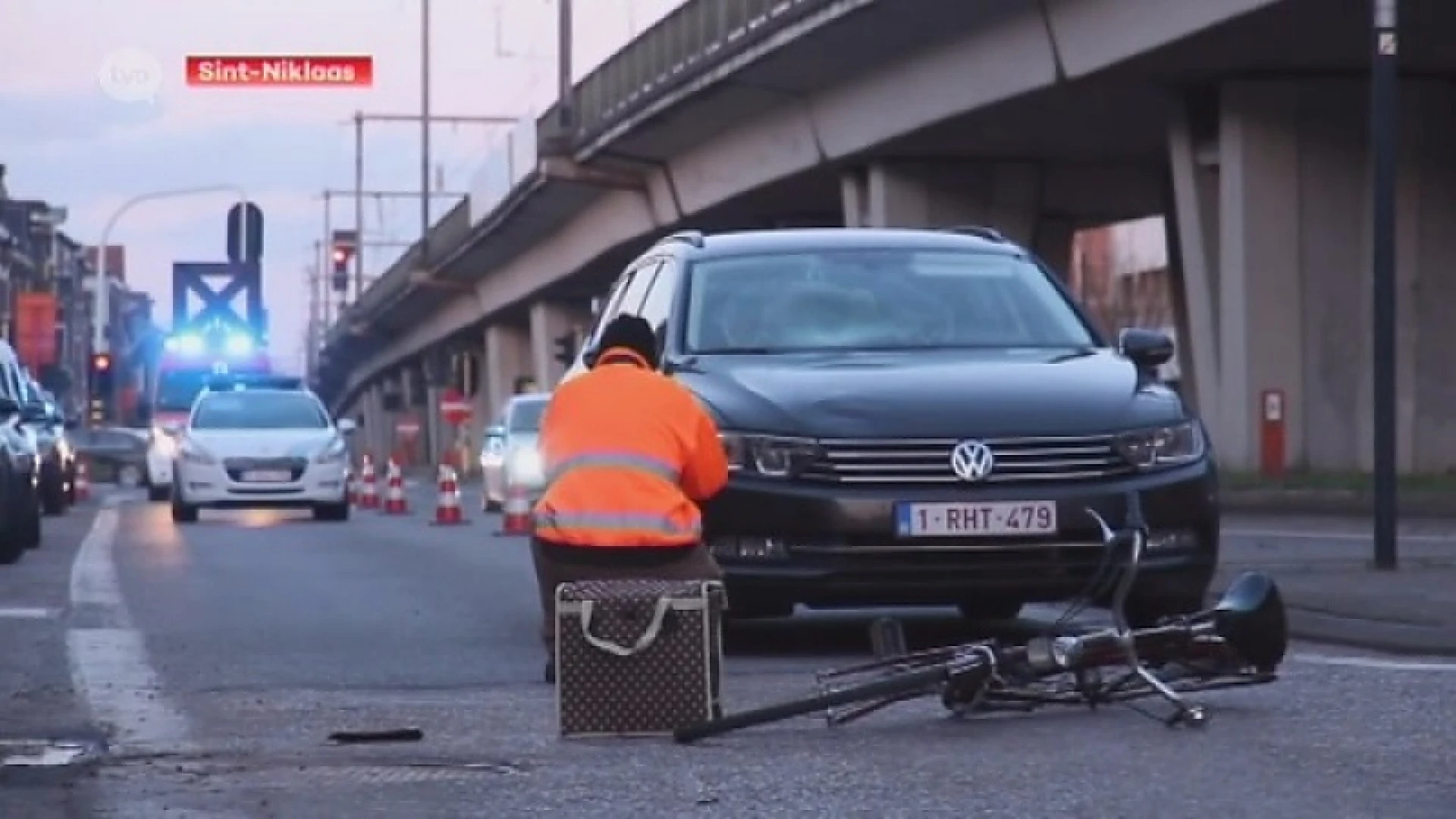 Bejaarde fietser (77) levensgevaarlijk gewond na aanrijding in Sint-Niklaas
