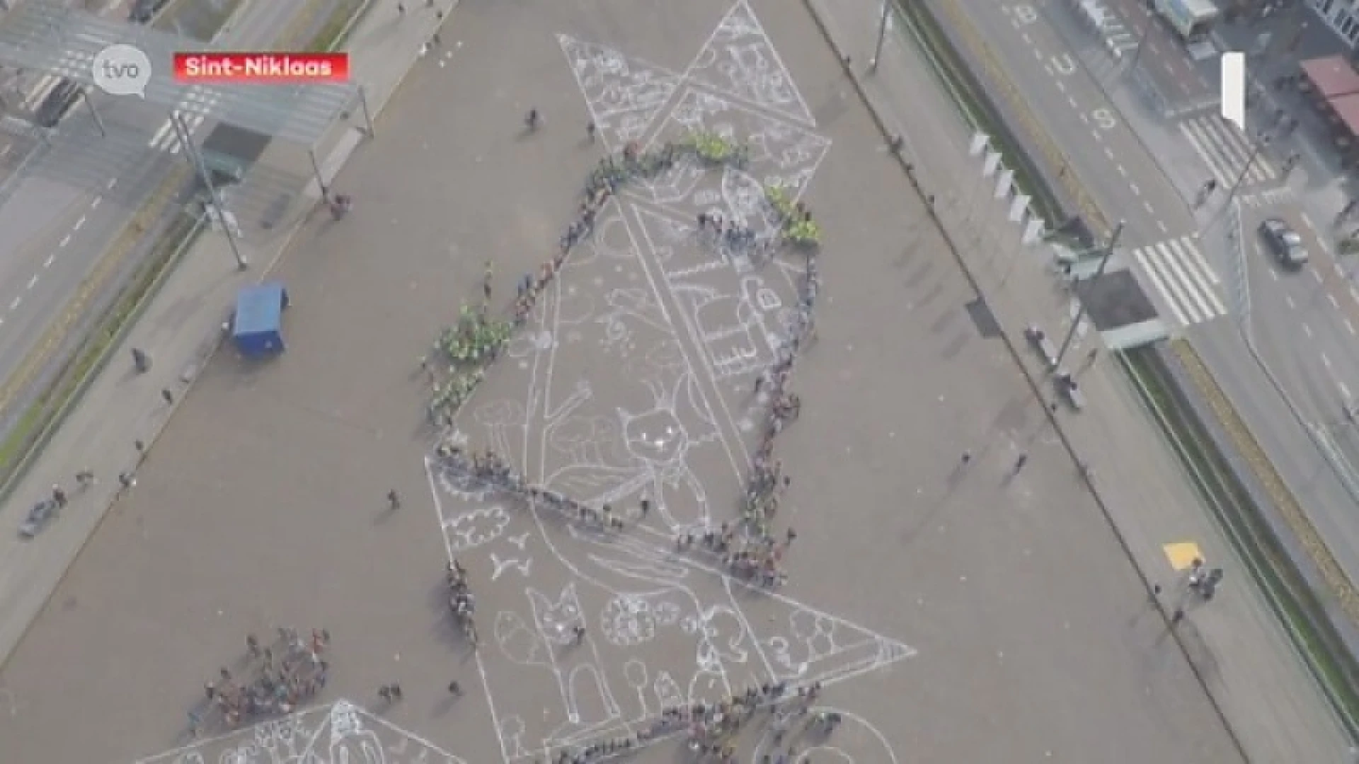 Hoofdafbeelding voor artikel Reusachtige vos in krijt op…