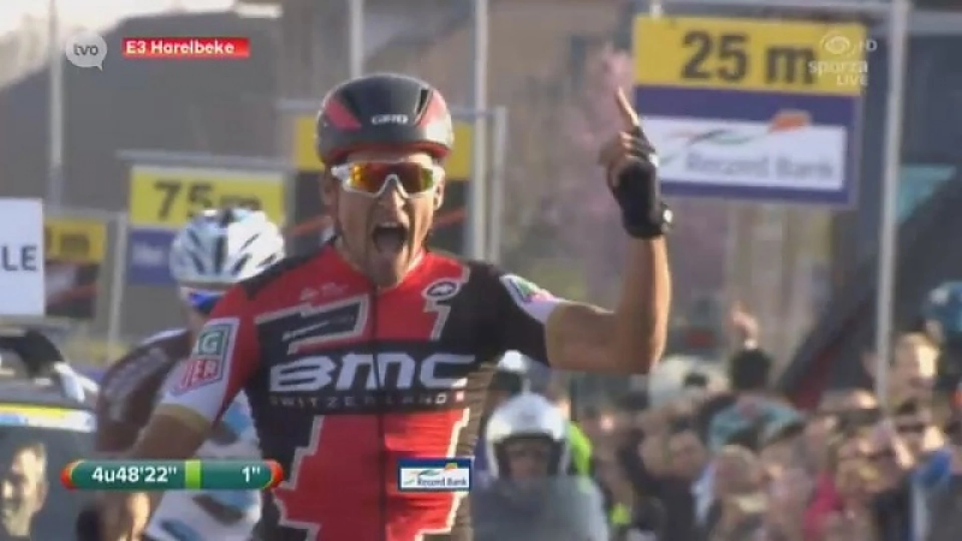 Van Avermaet pakt E3 Harelbeke, Naesen knap derde
