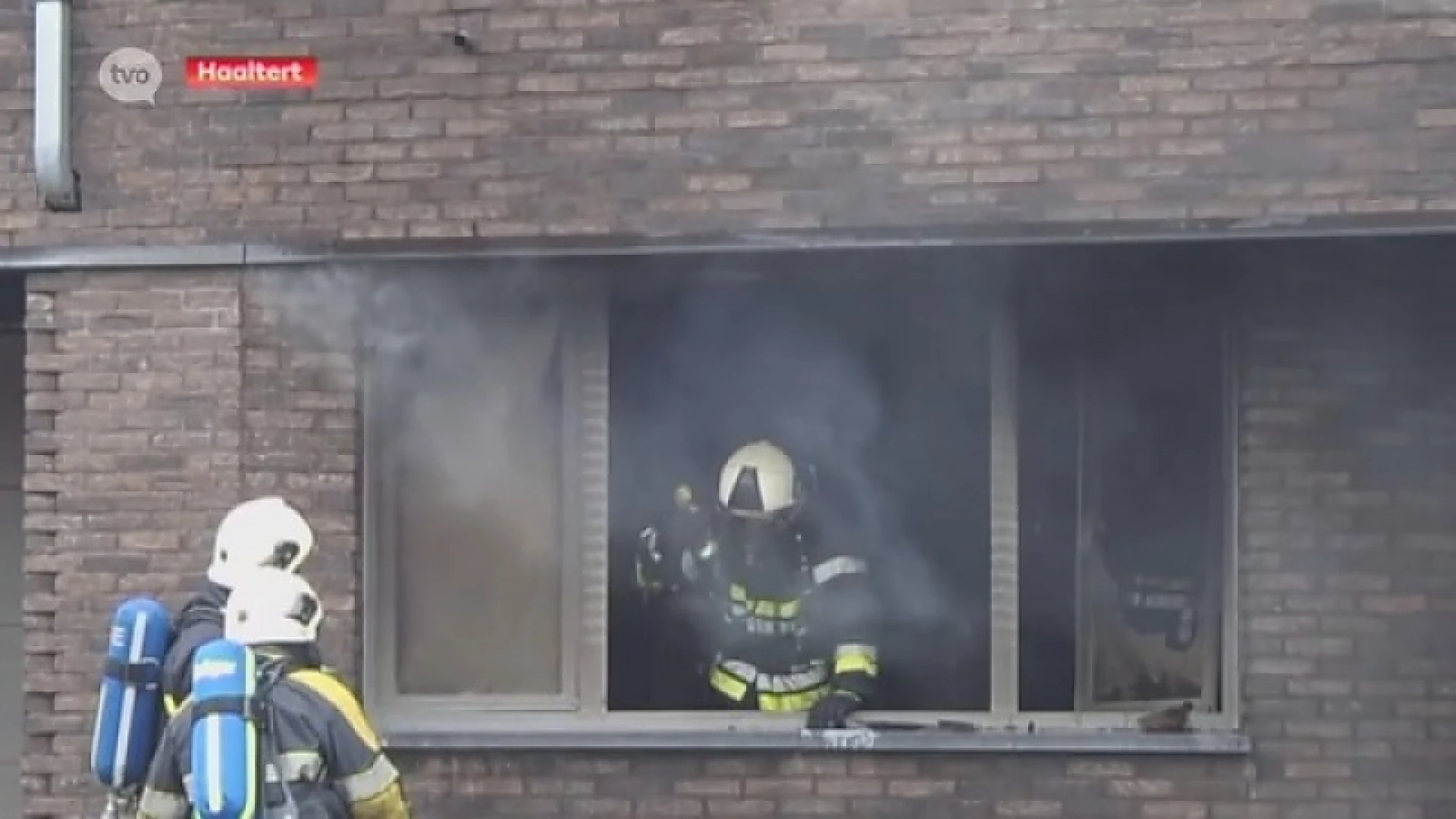 Moeder en 2 kinderen afgevoerd bij appartementsbrand in Haaltert