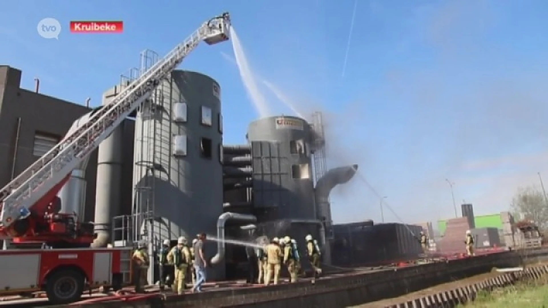 Hevige stofexplosie veroorzaakt brand in silo in Kruibeke