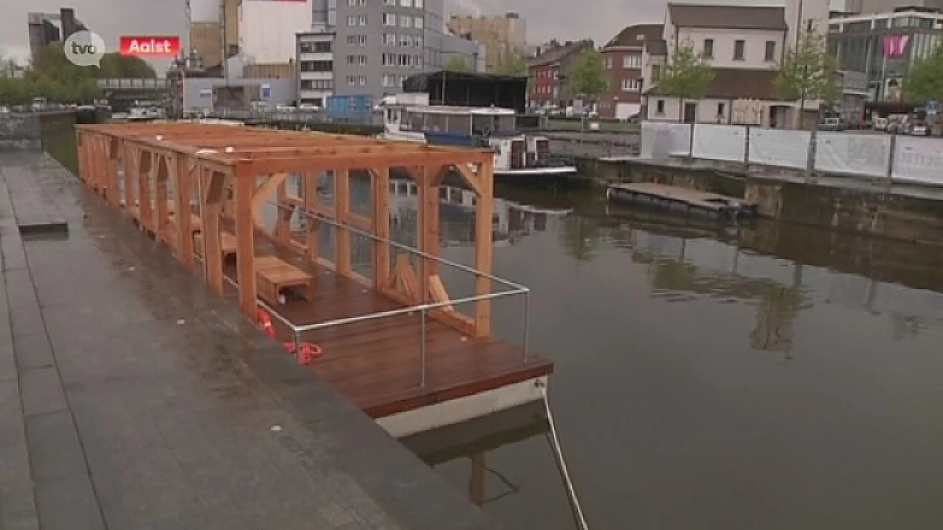 Nieuwe eyecatcher in Aalst: de Dwarsligger op de Dender