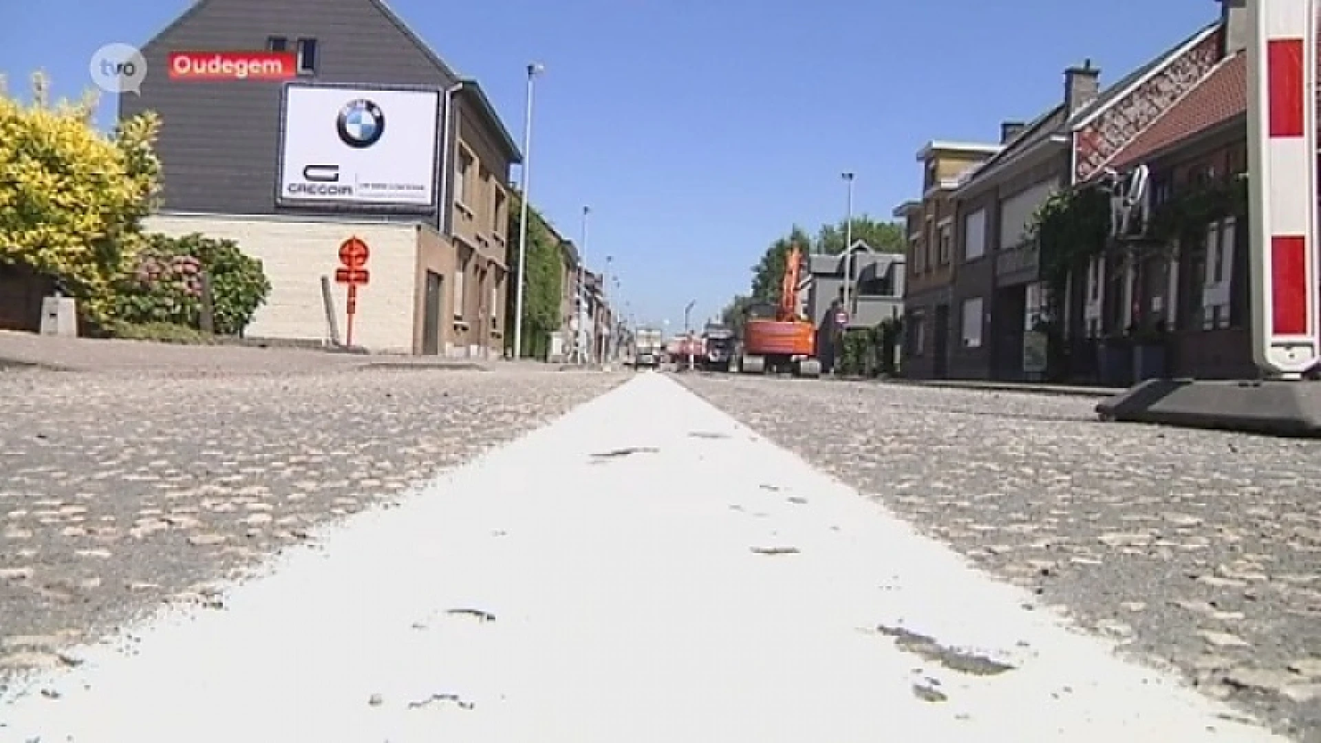 Nieuwe wegmarkeringen in Oudegem terwijl hele wegdek wordt heraangelegd