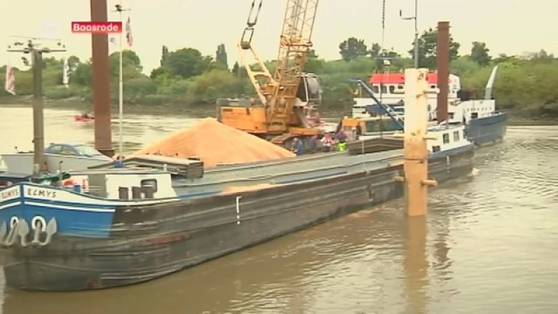 Zinkend schip in Baasrode blokkeert scheepvaart op Schelde