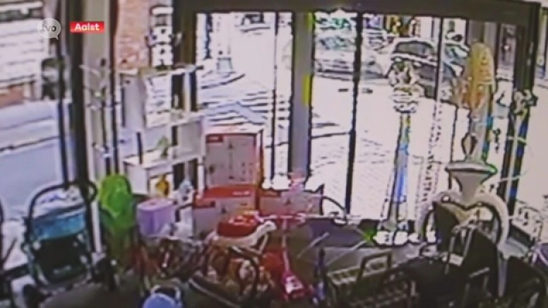 Hoofdafbeelding voor artikel Bewakingscamera filmt spectaculair…