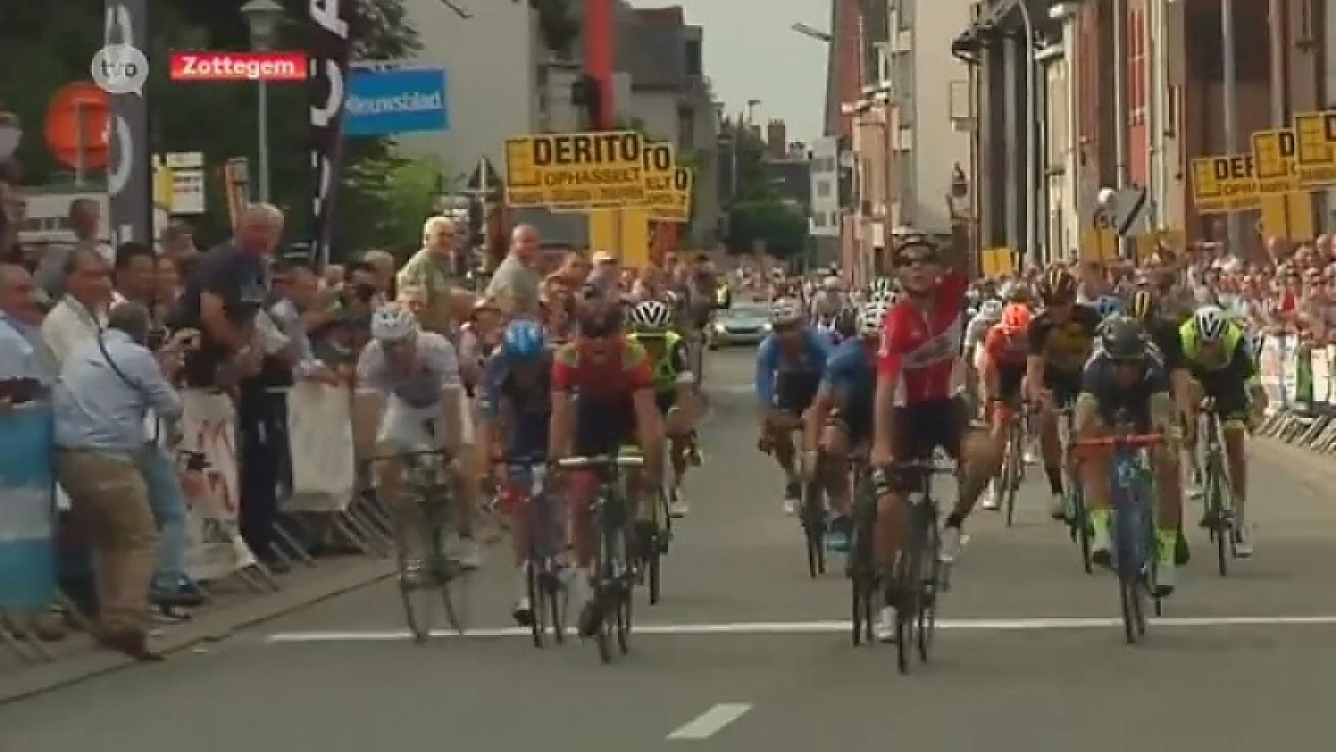 Jasper De Buyst wint GP Stad Zottegem