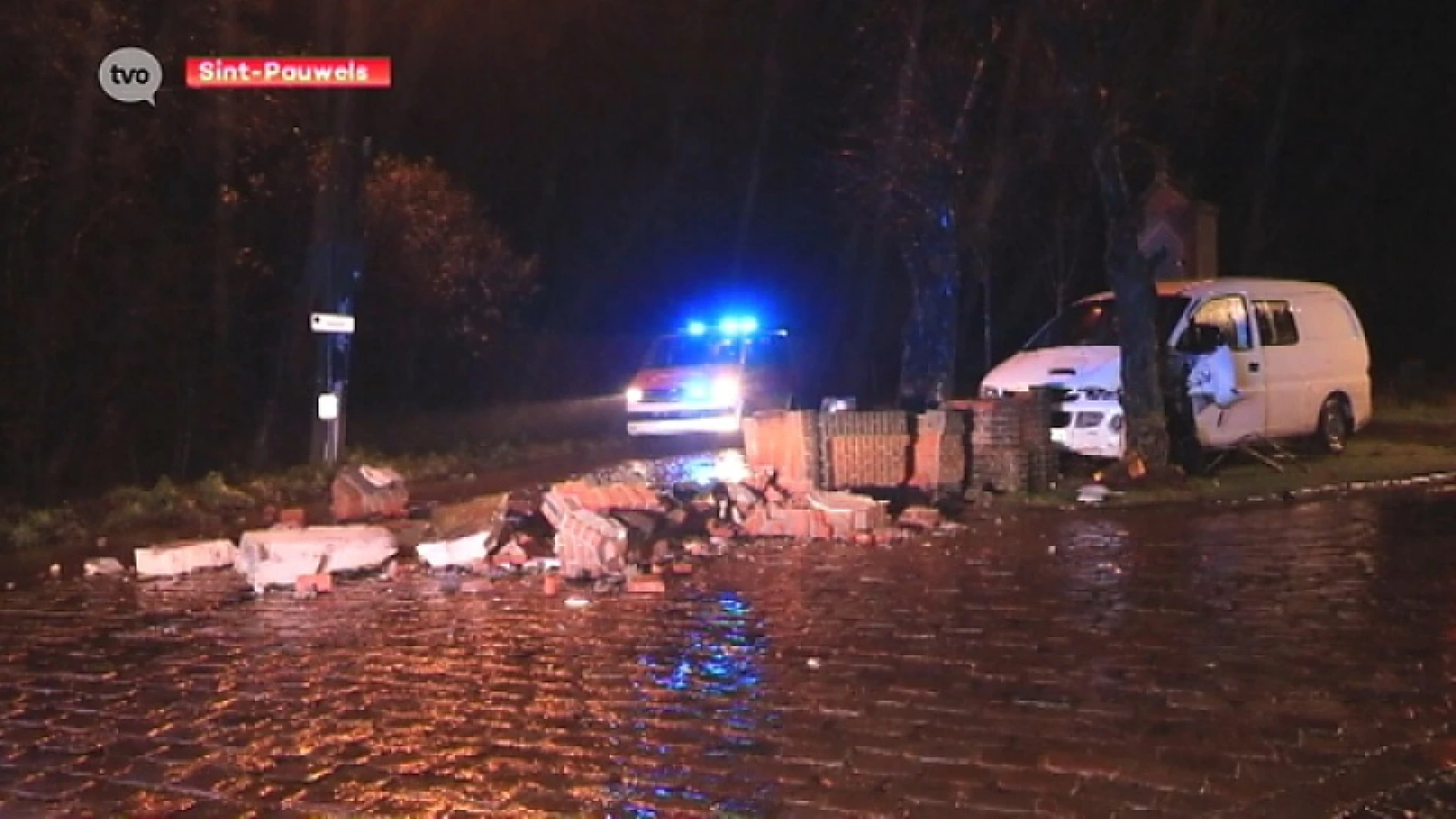 Sint-Pauwels: Bestelwagen vernielt geklasseerde twistkapelletjes