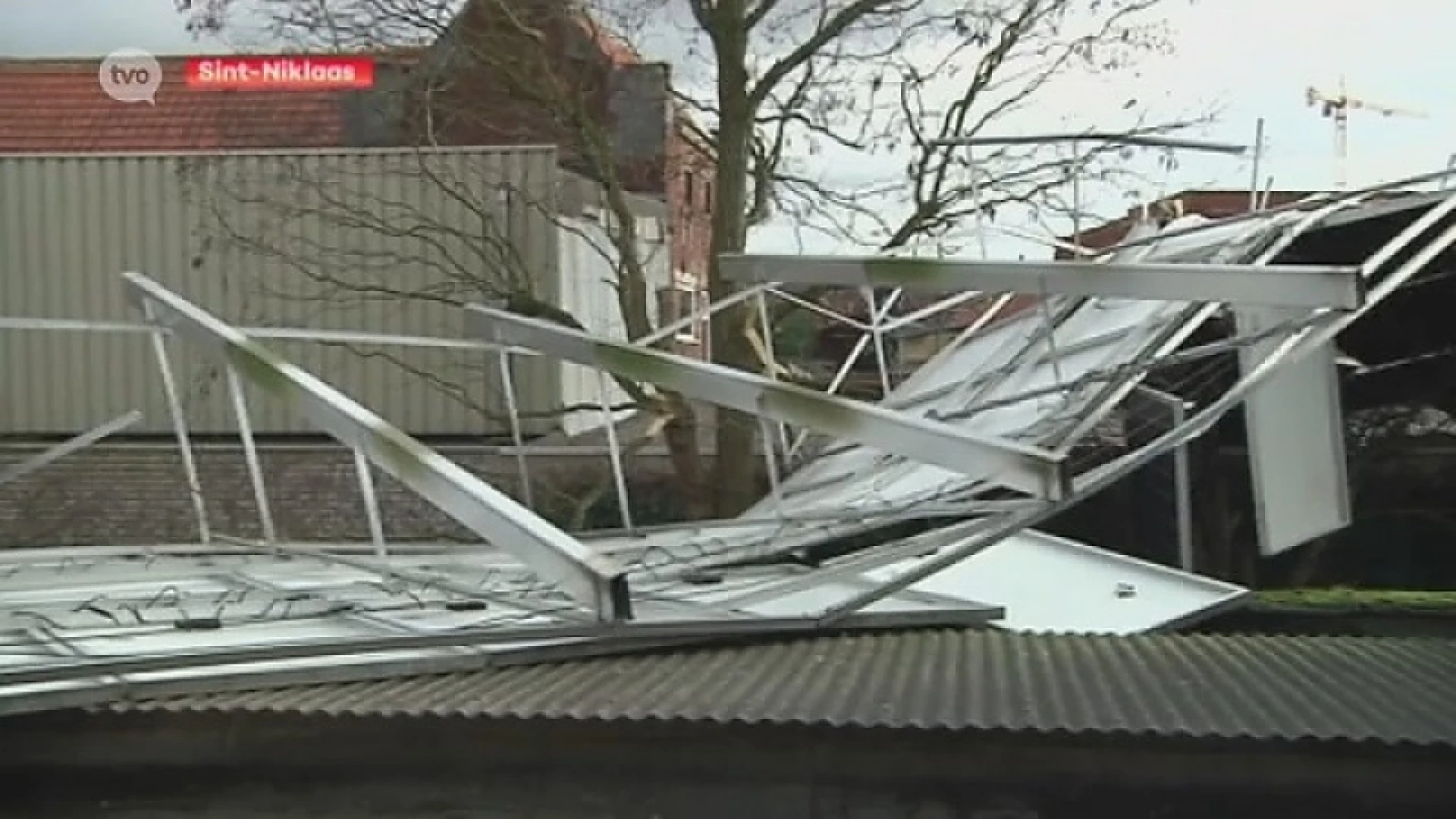 Hoofdafbeelding voor artikel Zonnepanelen van dak gewaaid…