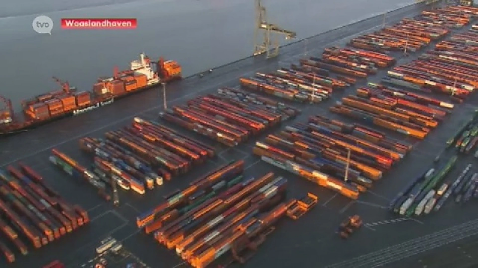 Hoofdafbeelding voor artikel Dokwerkers screenen om drugstrafiek…