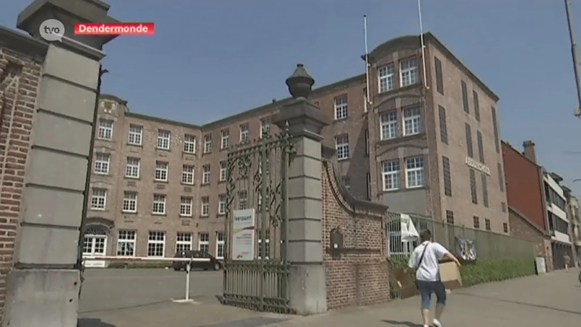 Uplace koopt Abdijschool Dendermonde