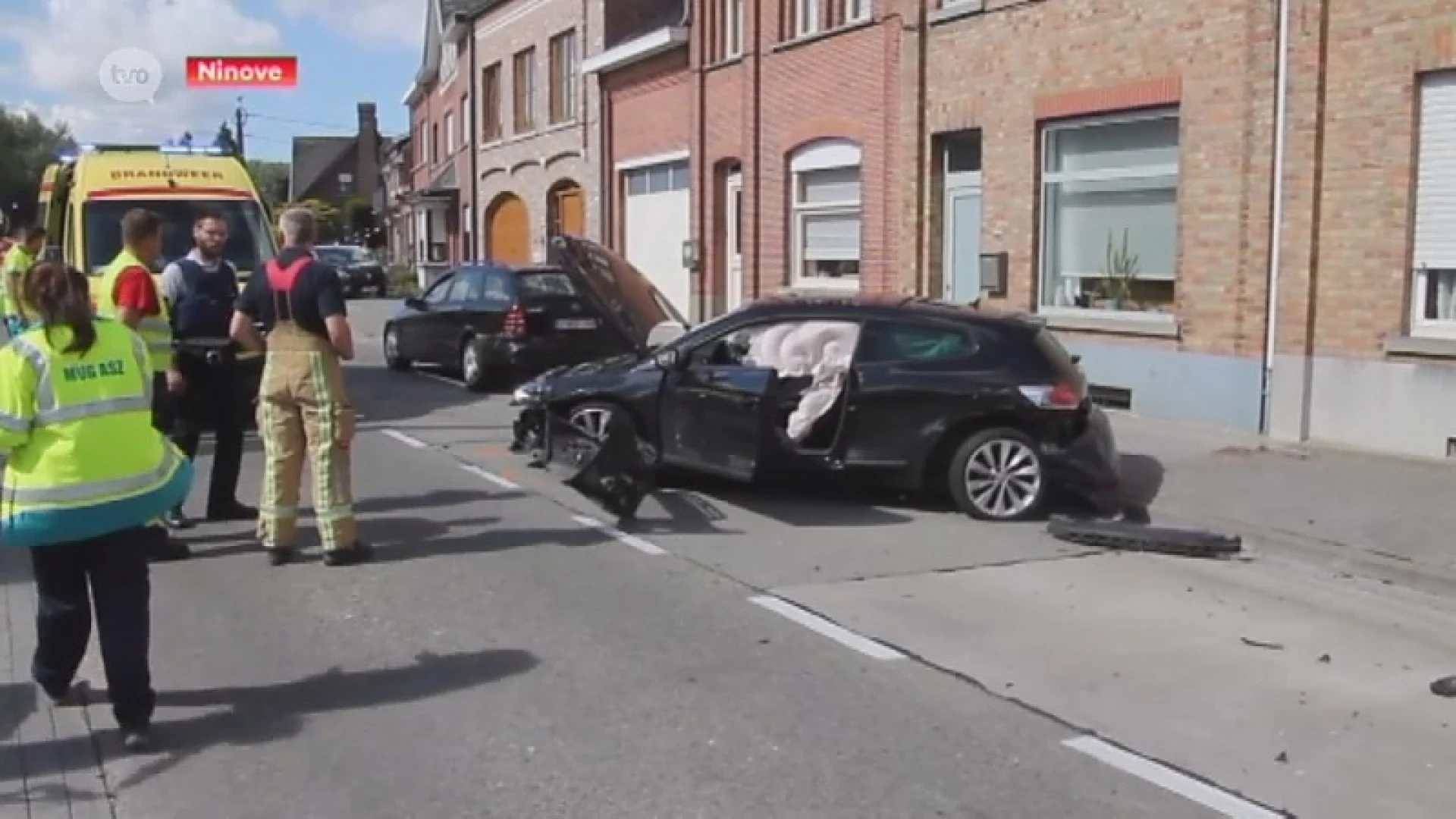 Ninove: Twee zwaargewonden bij frontale botsing