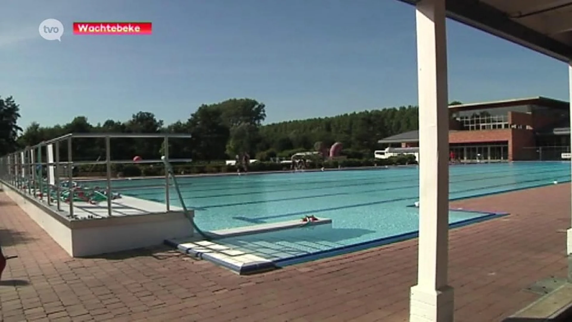 Buitenzwembad Puyenbroeck wordt winter lang binnenbad