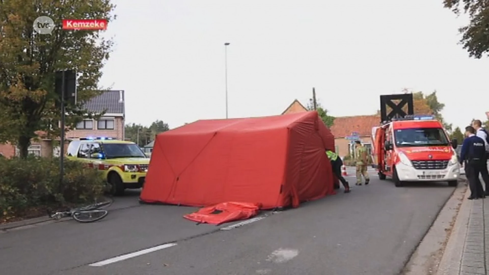 Fietsster levensgevaarlijk gewond na aanrijdig met auto in in Kemzeke