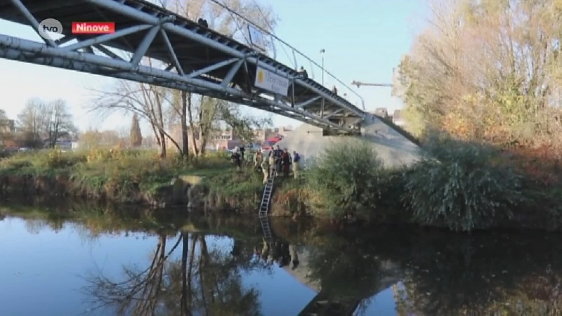 Man door omstaanders uit het water gered in Ninove
