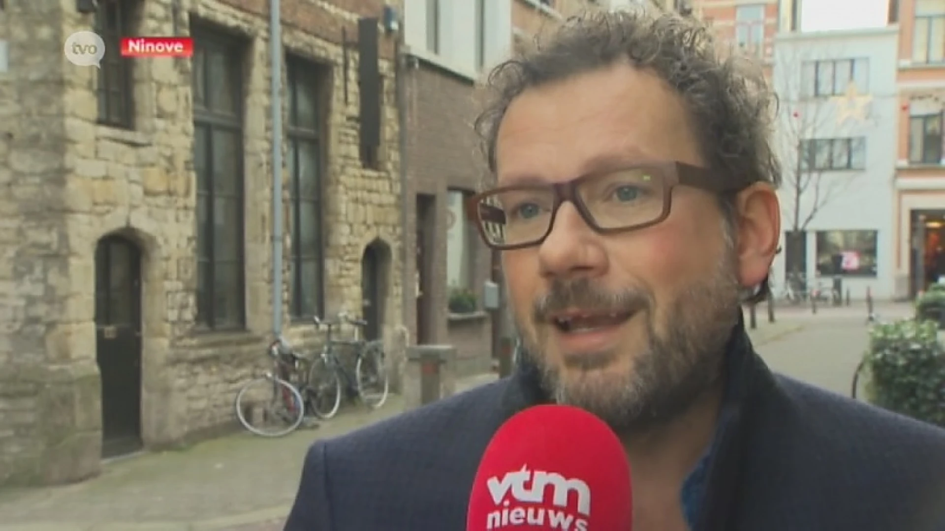 Politicoloog Dave Sinardet: "Arents zet zich in Ninove buiten de partij"