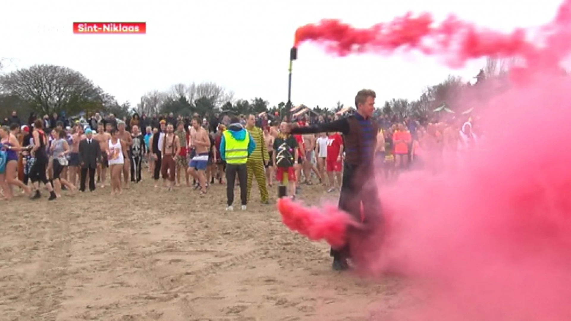 Wase ijsberenduik viert 10de verjaardag