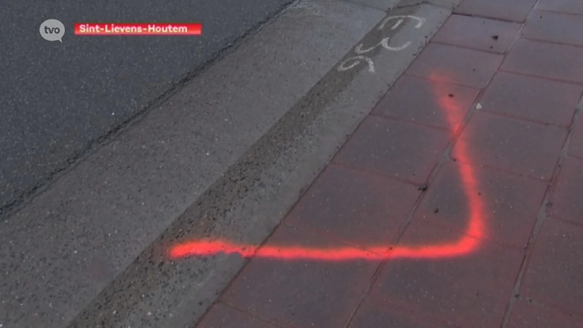 Man rijdt in op politiecombi in Sint-Lievens-Houtem