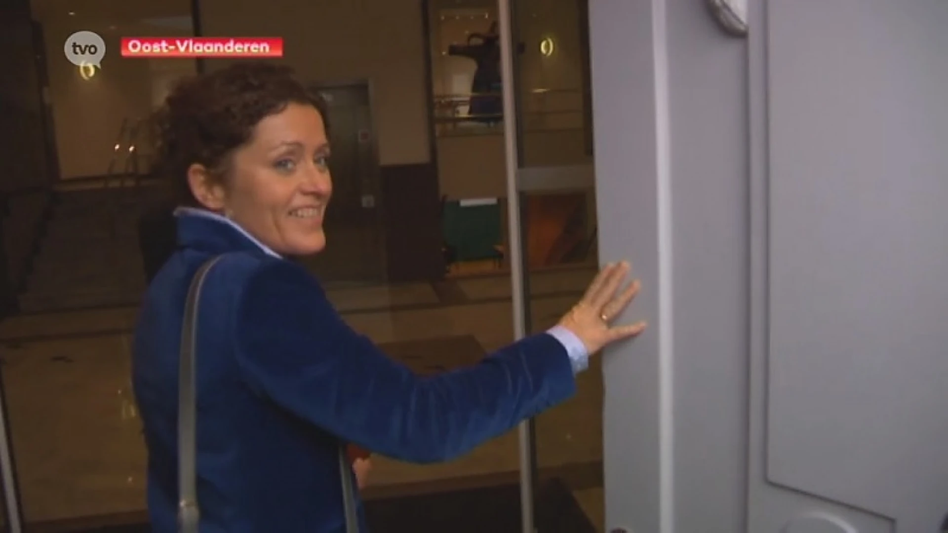 Politieke vaudeville duurt voort: Beslissing over nieuwe provinciegouverneur nog maar eens uitgesteld